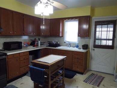 507 N West St, Fort Branch, IN 47648 - photo 5