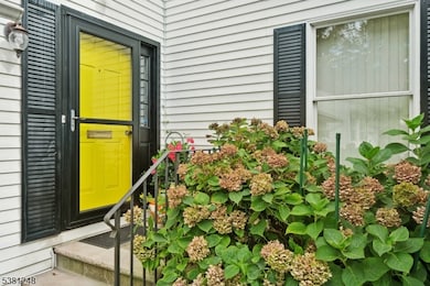 658 Ridgewood Rd unit 2, Maplewood, NJ 07040 - photo 2