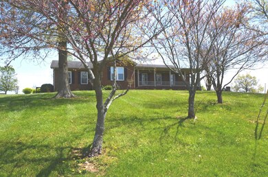 897 Beaumont Ave, Harrodsburg, KY 40330 - photo 2
