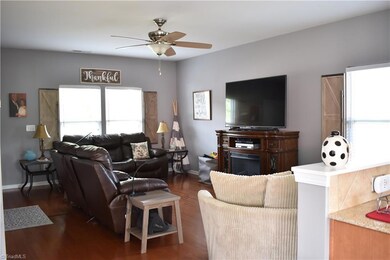 1432 Winter Dr, Statesville, NC 28677 - photo 3