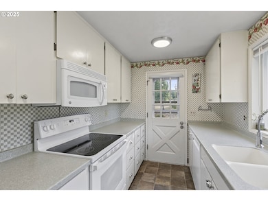 10418 Champoeg Rd NE, Aurora, OR 97002 - photo 6