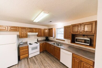 1532 Houston St, Manhattan, KS 66502 - photo 4