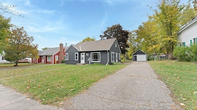 545 4th Ave SW, Hutchinson, MN 55350 - photo 2