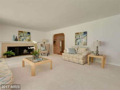 6413 Crosswoods Dr, Falls Church, VA 22044 - photo 6