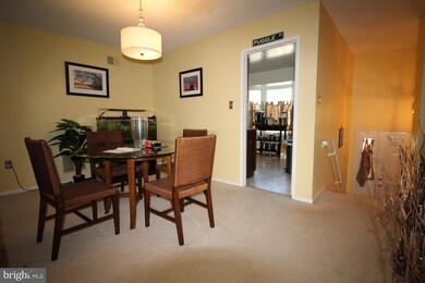 2373 Hunters Square Ct, Reston, VA 20191 - photo 5