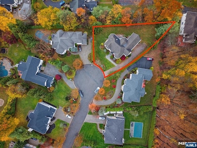 11 Blackledge Ct, Closter, NJ 07624 - photo 2