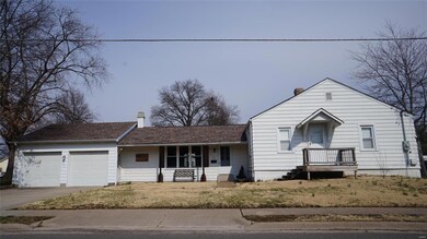 117 E Hill St, Freeburg, IL 62243 - photo 3