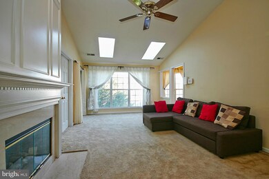 9259 Cardinal Forest Ln unit 301, Lorton, VA 22079 - photo 7