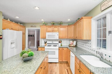 Kitchen W/ granite