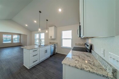 886 Sabine Ave, Cleburne, TX 76031 - photo 4