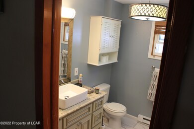 322 Tate St, Taylor, PA 18517 - photo 4