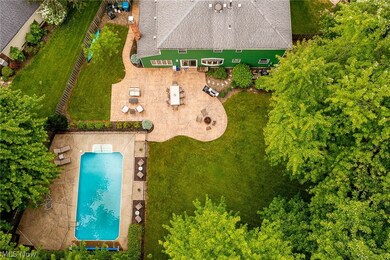 26904 Heatherwood Cir, Olmsted Falls, OH 44138 - photo 5