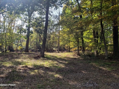 1070 Delaware Dr, Matamoras, PA 18336 - photo 3