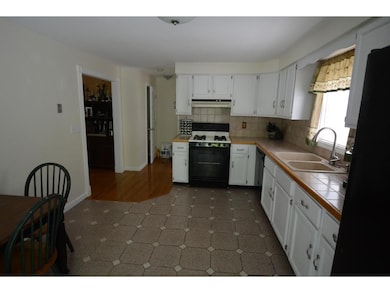 333 Academy Rd unit B, Pembroke, NH 03275 - photo 6