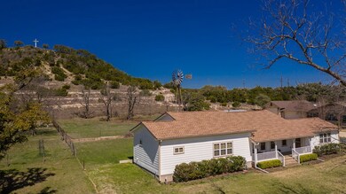 412 Cross Mountain Dr, Fredericksburg, TX 78624 - photo 6