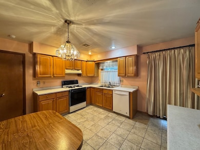 5753 Fox Ct, South Beloit, IL 61080 - photo 5