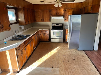 222 N Magnolia St, Whitwell, TN 37397 - photo 6