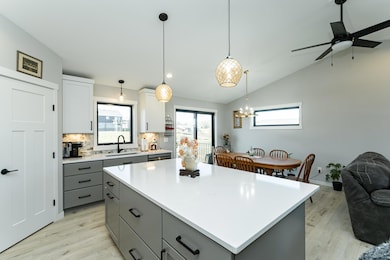 179 Stonelake Dr SE, Rochester, MN 55904 - photo 3