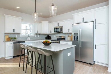 1431 Cardinal Ridge Dr, Newton, IA 50208 - photo 4