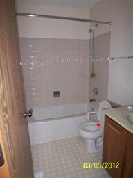 1856 Grove Ave unit 19B185, Schaumburg, IL 60193 - photo 6