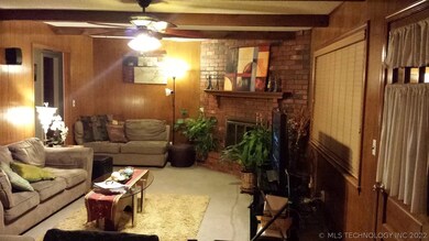 Before picture of the family room before the remod