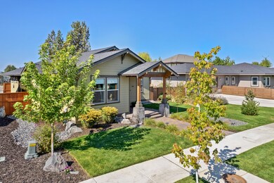 801 NW Rimrock Dr, Redmond, OR 97756 - photo 2