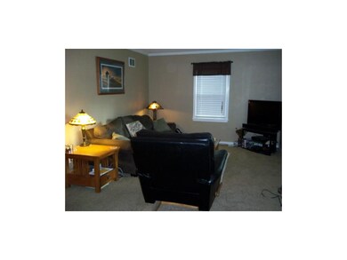 Newer paint and carpet.
