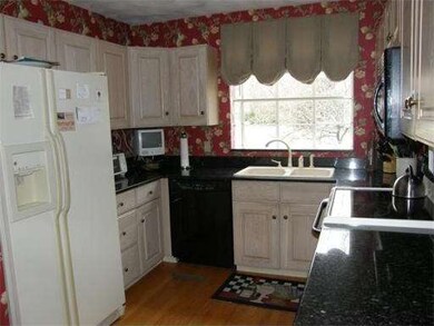 17 Fairway View Ln, Norton, MA 02766 - photo 2