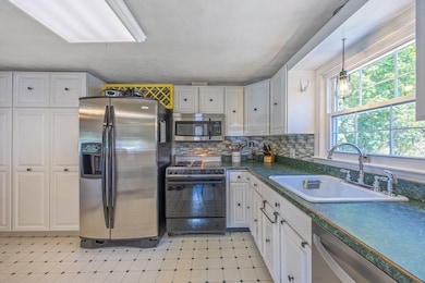 148 Yale St, Ludlow, MA 01056 - photo 7