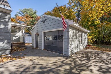 25 Mcduffee St, Rochester, NH 03867 - photo 4