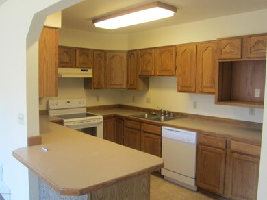 Very Nice Kitchen w/Pantry