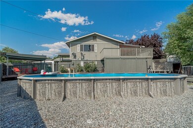 1702 8th St NE, East Wenatchee, WA 98802 - photo 2