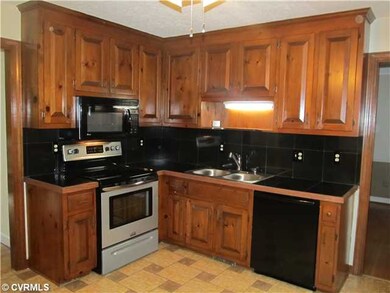 Kitchen - New granite counter tops with back splas
