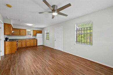 4605 Beggs St unit 2, Houston, TX 77009 - photo 3