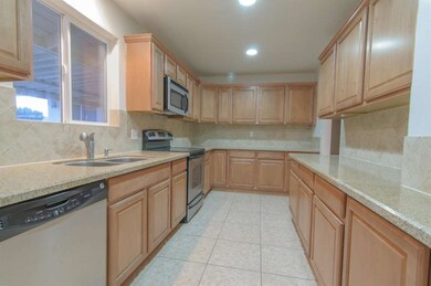 6557 E 4th-4