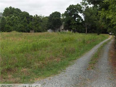 5949 Drake Rd, Greensboro, NC 27406 - photo 2