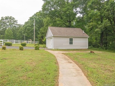 3830 Pineleaf Cir, Midland, NC 28107 - photo 2