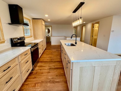 122 Raymond Ave, Newport, VT 05855 - photo 7