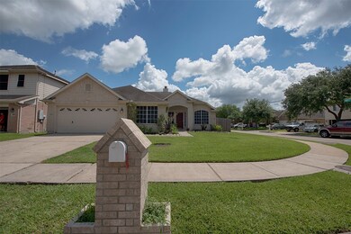 3806 Misty Falls Ln, Friendswood, TX 77546 - photo 2