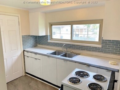 1327 Grosscup Ave, Dunbar, WV 25064 - photo 6