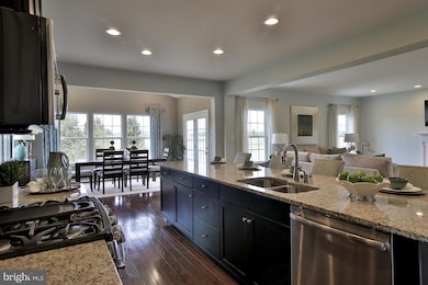 3608 Pentland Hills Dr, Upper Marlboro, MD 20774 - photo 4