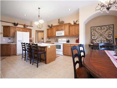 Exceptional Kitchen with many perks (all appliance