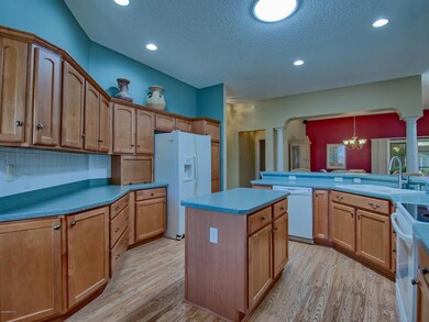 17300 SE 73rd Park Glen Ct, The Villages, FL 32162 - photo 6