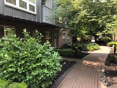 1027 S Wall St unit 1027, Columbus, OH 43206 - photo 2