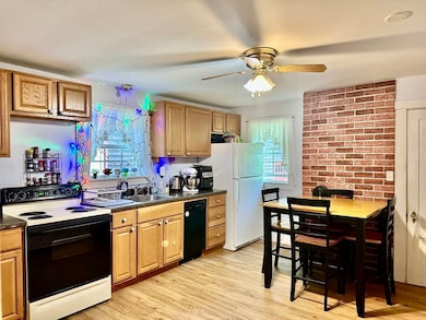 11 Elm St, Middleborough, MA 02346 - photo 4