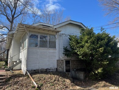 2021 N Myrtle St, Davenport, IA 52804 - photo 2