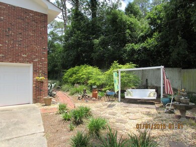 404 Peachtree St W, Douglas, GA 31533 - photo 7