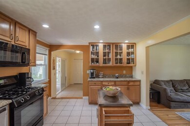 6 Rancourt St, Nashua, NH 03064 - photo 3