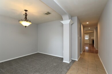 8815 Danbury Hollow Ln, Houston, TX 77075 - photo 5