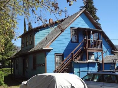 543 NW C St, Grants Pass, OR 97526 - photo 5